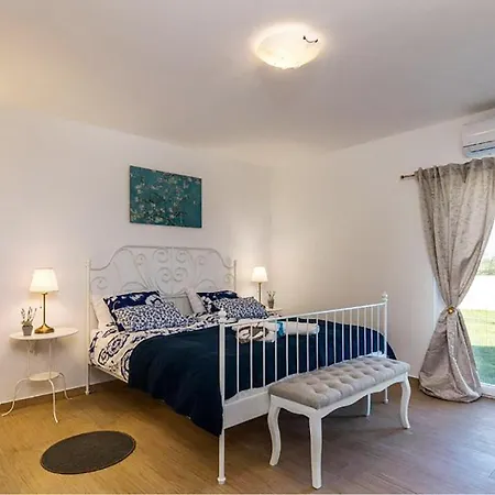 Holiday home Awesome In With Private Swimming Pool, Be Inside Or Outside Butkovici (Istria)