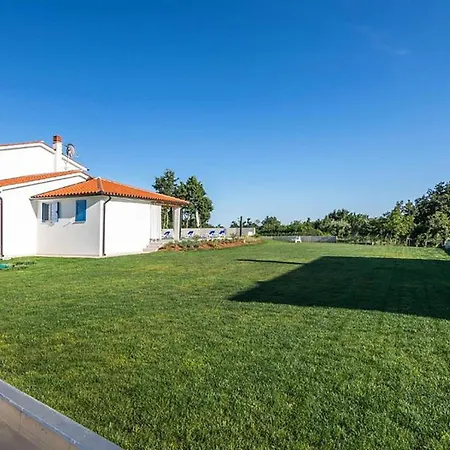 Holiday home Awesome In With Private Swimming Pool, Be Inside Or Outside