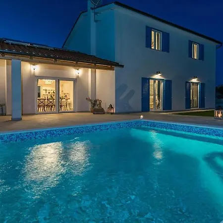 Holiday home Awesome In With Private Swimming Pool, Be Inside Or Outside Butkovici (Istria)