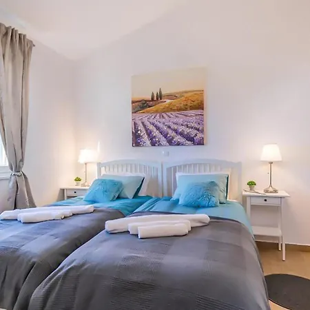 Awesome In With Private Swimming Pool, Be Inside Or Outside Feriehus